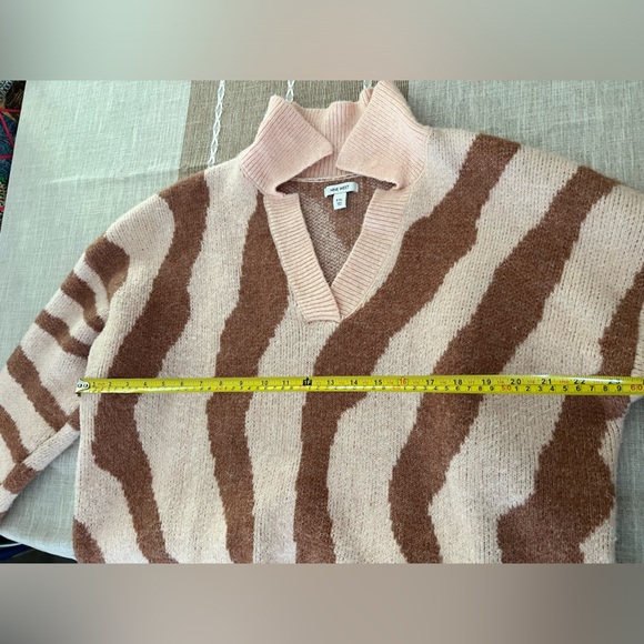 Nine West - retro feeling animal print blush color sweater - Picture 10 of 10